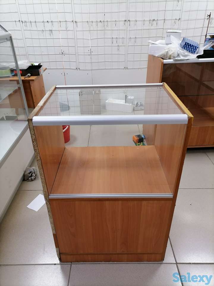 Срочно Продам витрину б/у шириной 60 см., фотография 1