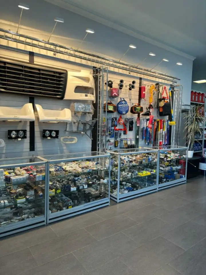 Автозапчасти для грузовиков, сельхоз и спец техники, фотография 2