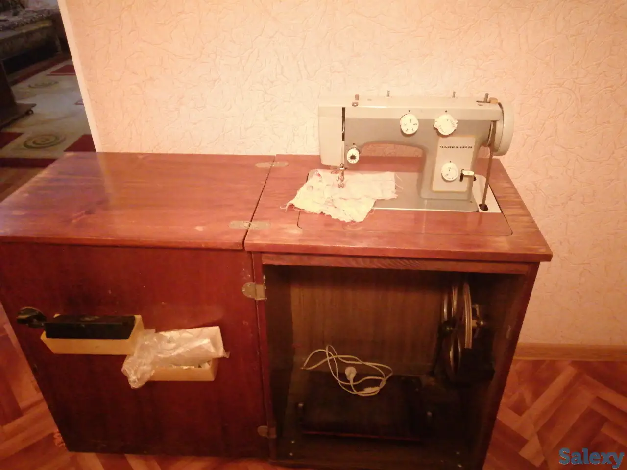 Продам швейную машинку Чайка, фотография 2
