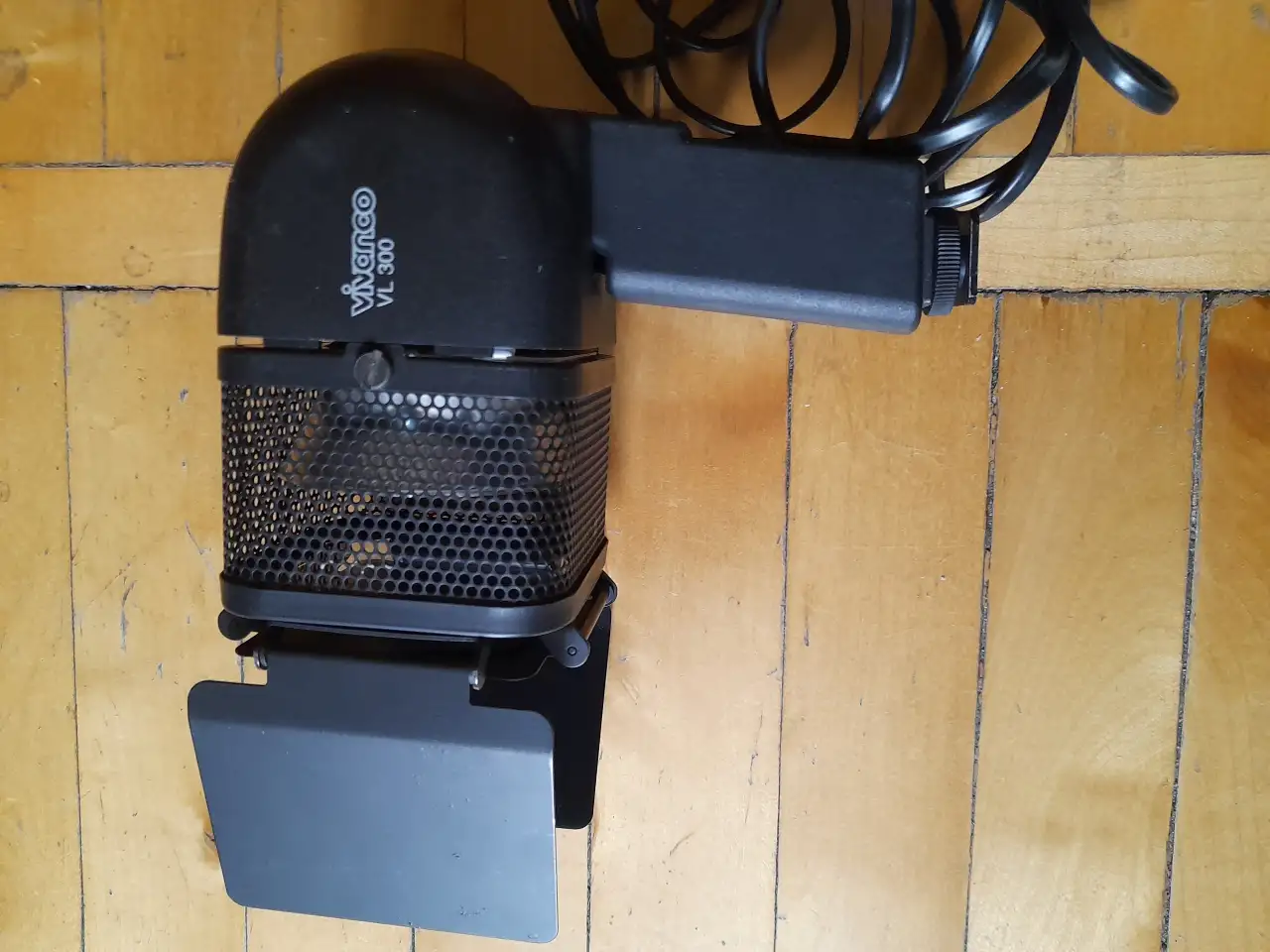 Штатив VIVANCO.  VS 242.  Осветительный прибор  VL 300. VAN, фотография 2