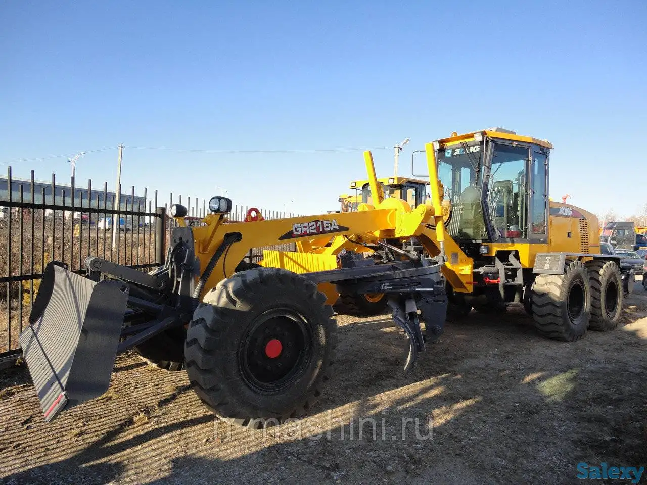 требуется машинист автогрейдера, фотография 1