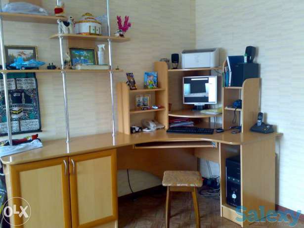 Компьютерный стол-шкаф, фотография 1