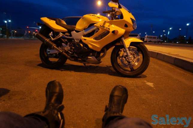 Honda VTR1000, фотография 1