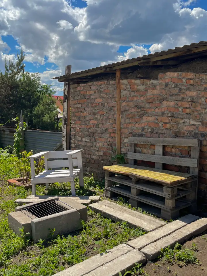 Продам уютный двор в черте города, Ул. Бажова д.163А, фотография 9