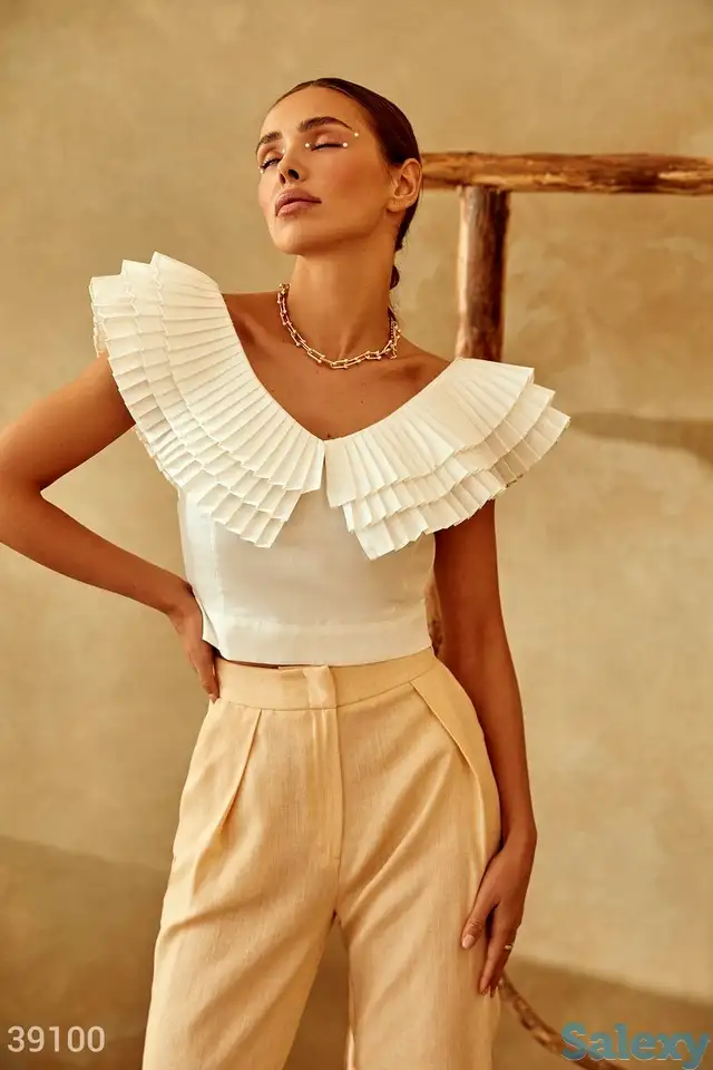 Кроп-топ с воротником, фотография 1