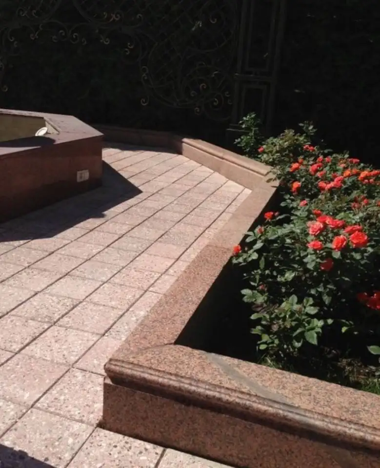 Бордюры с укладкой в Алматы. Бордюры из гранита, мрамора, травертина. Замеры и консультация - бесплатно, фотография 1