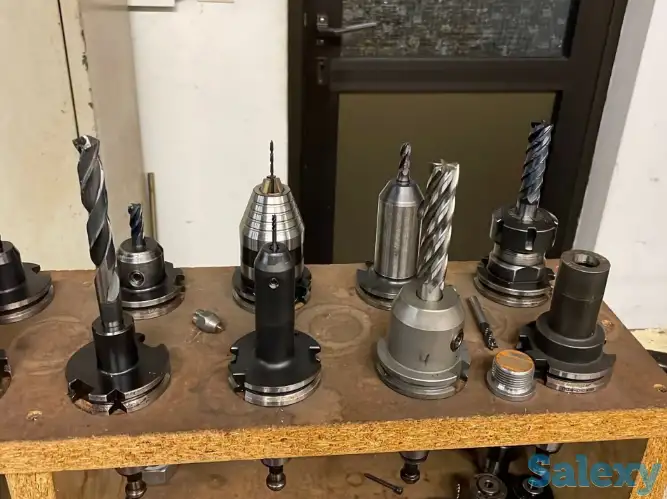 Лот держателей инструментов, фотография 2