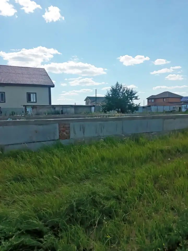 Дом, земельный участок 12 соток в посёлке Жибек-Жолы пригород Астаны, фотография 1