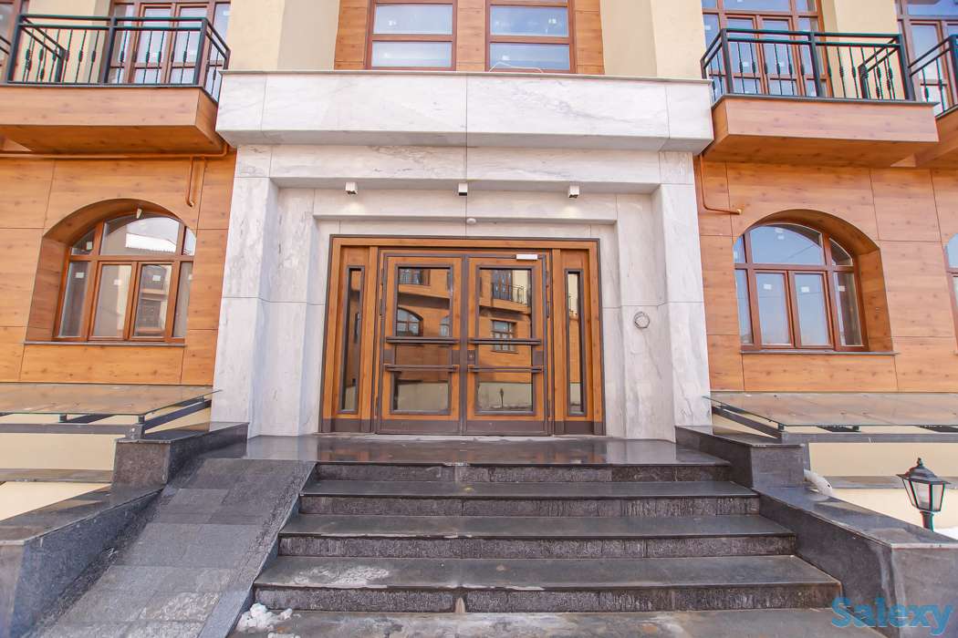 3-комнатная квартира, 212.3 м², 1/3 этаж, мкр Горный Гигант, Тайманова 222/6, жк SOVMIN, фотография 3