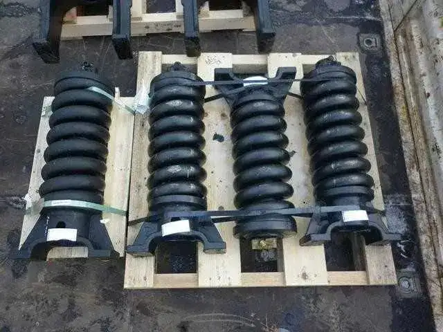 Натяжитель гусеницы Caterpillar Hyundai Hitachi, фотография 1