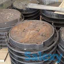 Люк  чугунный  тяжелого  типа, фотография 1