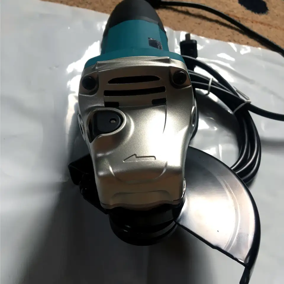 Makita GA 125 мм 720 Вт, фотография 5