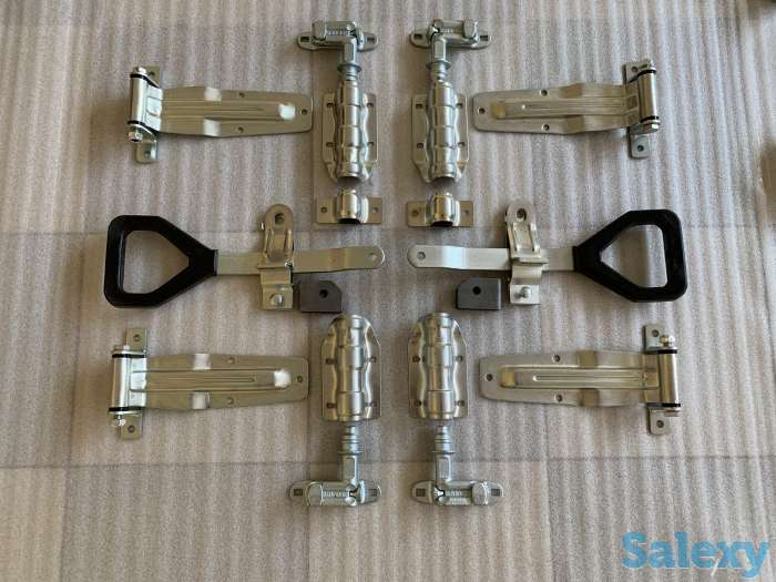 Комплект фурнитуры на задние ворота фургона с рукояткой Дельта малая d-22 ., фотография 1