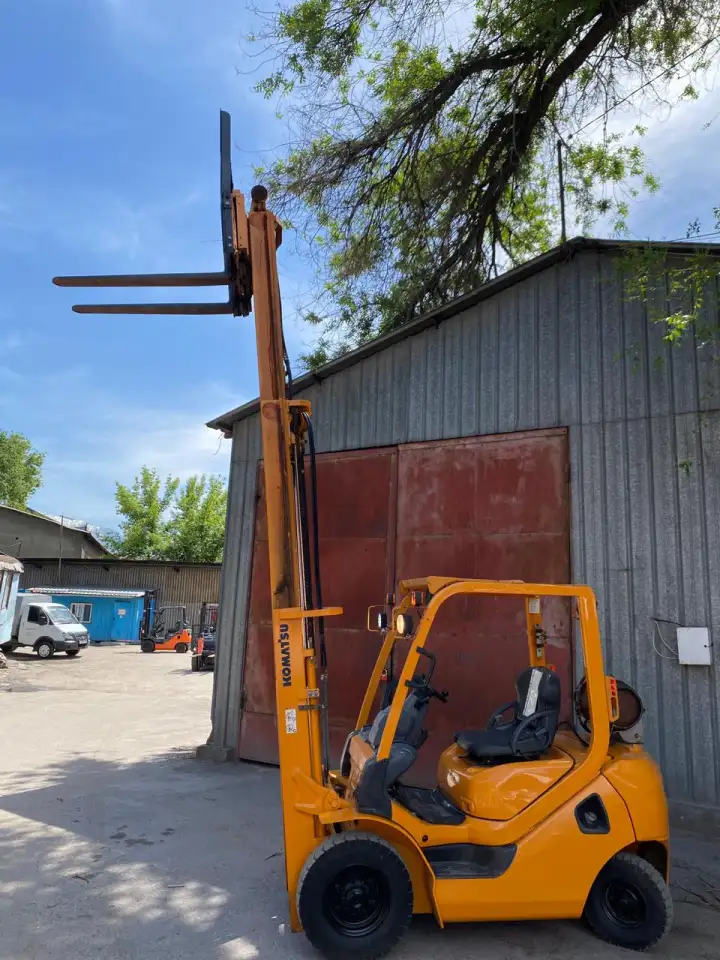 Вилочный погрузчик Komatsu FG20T-16 из Японии, фотография 7