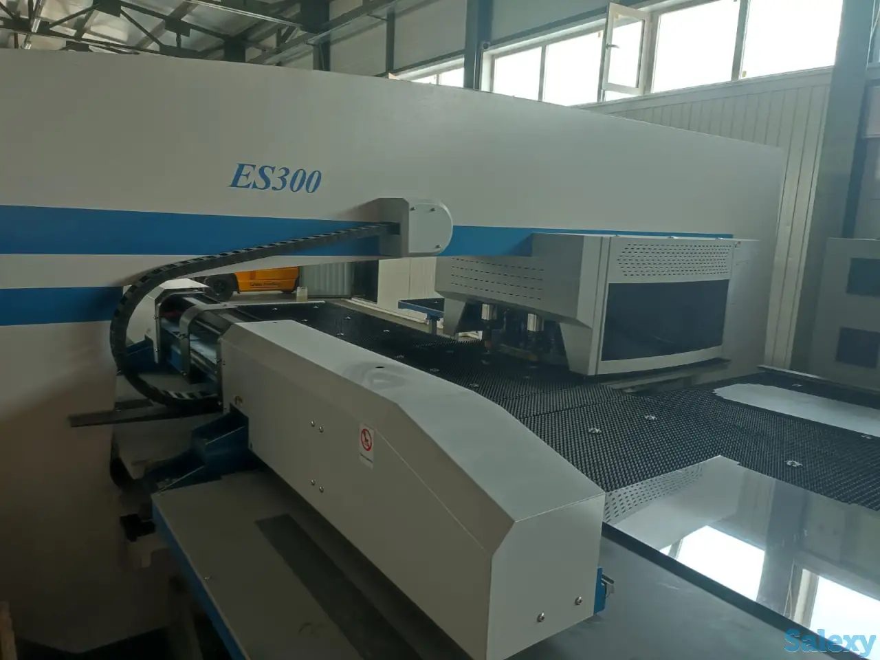 Продам новый Пробивной станок с сервоприводом , модель D-ES300, фотография 3