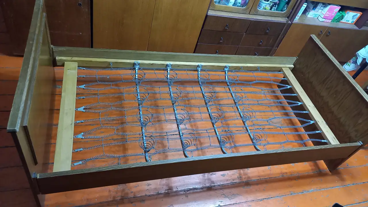 Кровать пр-во Германия, 3 матраса пружинные, сетка пружинная, фотография 3