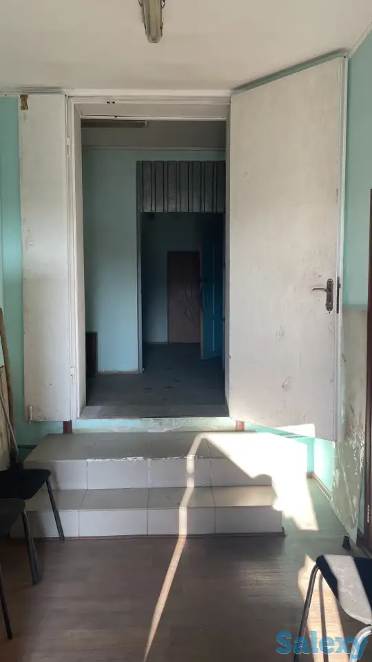 Продам промышленное здание с участком, поселок Глубокое, ул. Ленина, 138, фотография 1