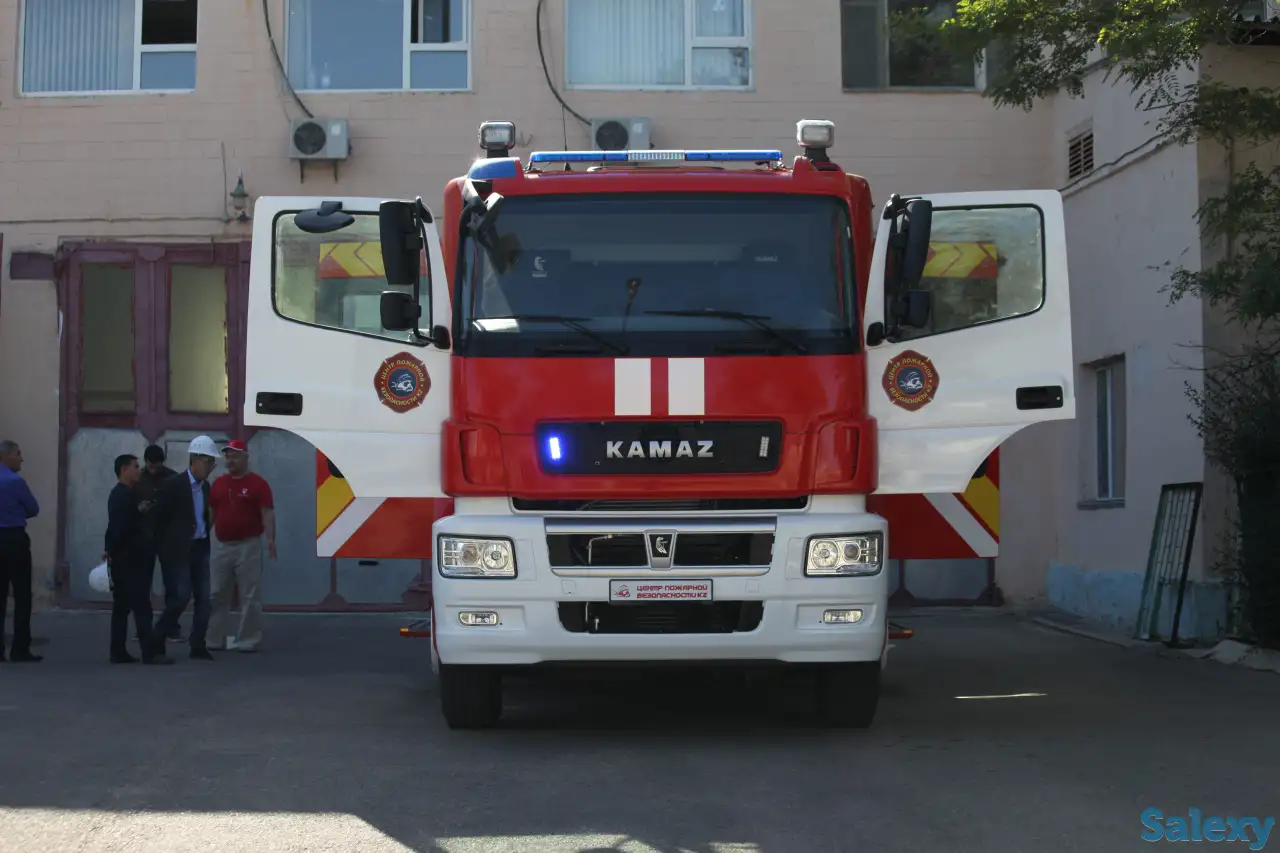 Автоцистерна пожарная 4,0-50/4 на базовом шасси КамАЗ-5325, фотография 1