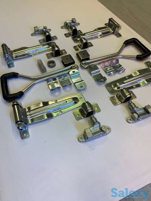 Комплект фурнитуры на задние ворота фургона с рукояткой Пруткового типа Эконом, фотография 2