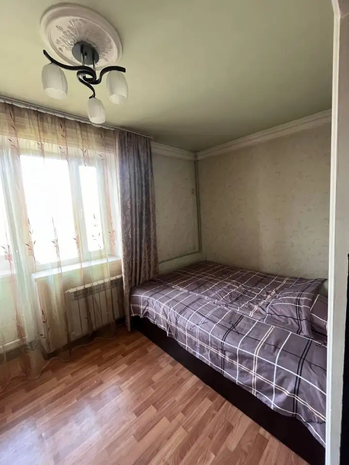 Продается 2х комнатная квартира в центре города Тараз по адресу Толе Би 75 кв 14 - 4 этаж., фотография 4