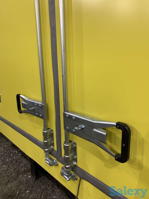 Комплект фурнитуры на задние ворота фургона с рукояткой 