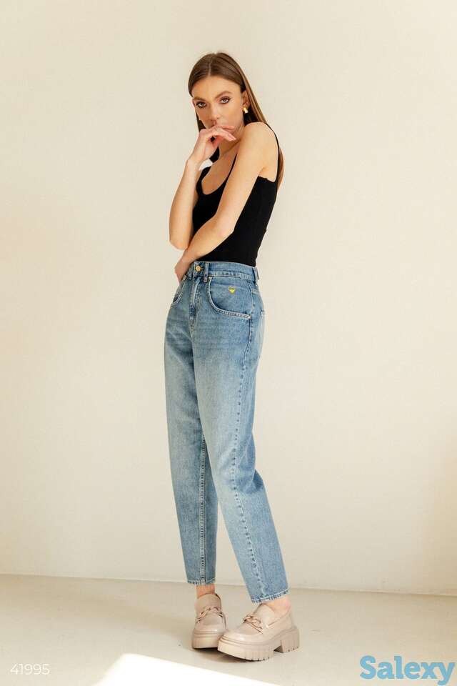 Кастомизированные джинсы голубого цвета, фотография 1