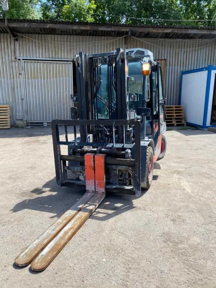 Вилочный погрузчик Toyota 8FD35 с кабиной из Японии, фотография 4