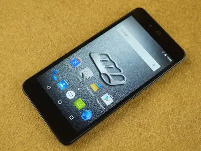 Смартфон Micromax D333, фотография 1