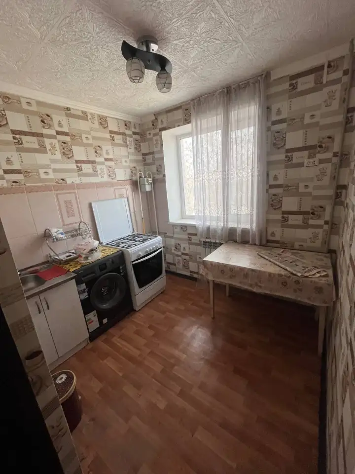 Продается 2х комнатная квартира в центре города Тараз по адресу Толе Би 75 кв 14 - 4 этаж., фотография 3