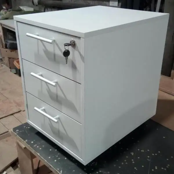 Новая удобная тумбочка, фотография 1