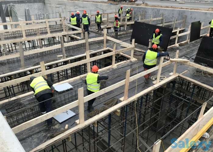 Бетонщики на строительство ангаров, фотография 1