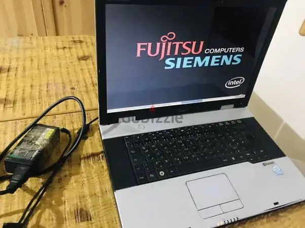 Ноутбук Fujitsu-Siemens ESPRIMO Mobile V6505, фотография 1