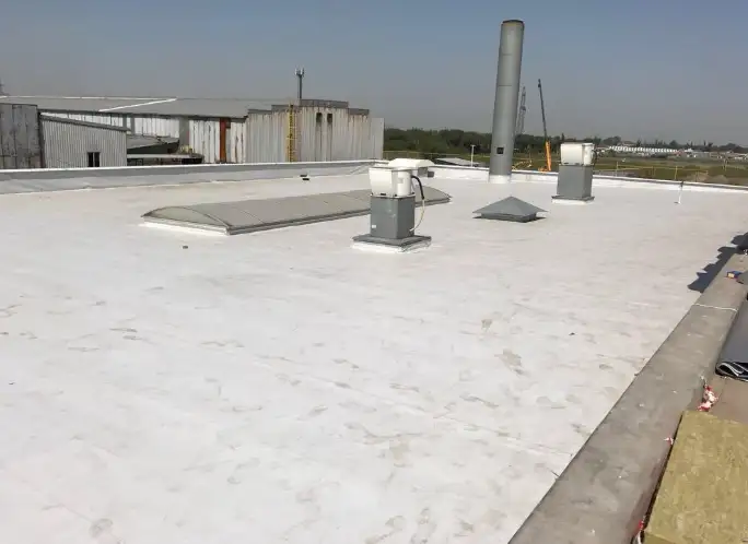 Выполняем кровельные работы из материала PLASTFOIL - АРМИРОВАННАЯ, фотография 1