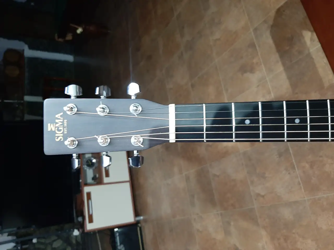 Продам электроакустическую гитару, гитарный комбоусилитель, беспроводную акустическую систему, микрофонную стойку с микр, фотография 4