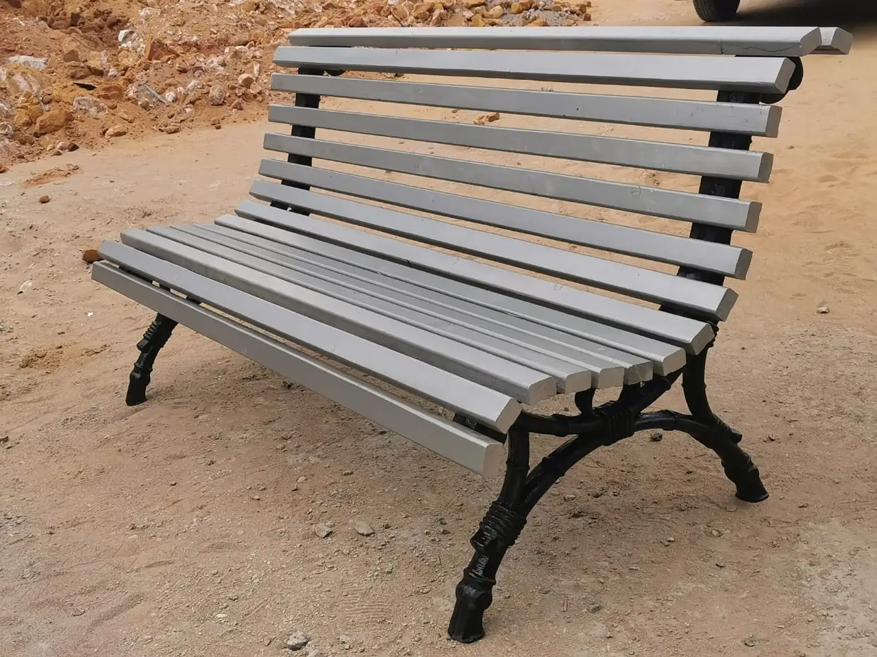 Скамья деревянная на чугунных ножках, фотография 1