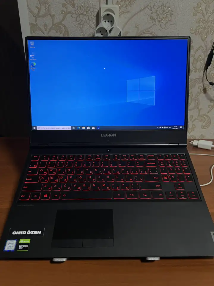 Игровой ноутбук Lenovo Legion Y7000  Windows 10 Pro, фотография 1