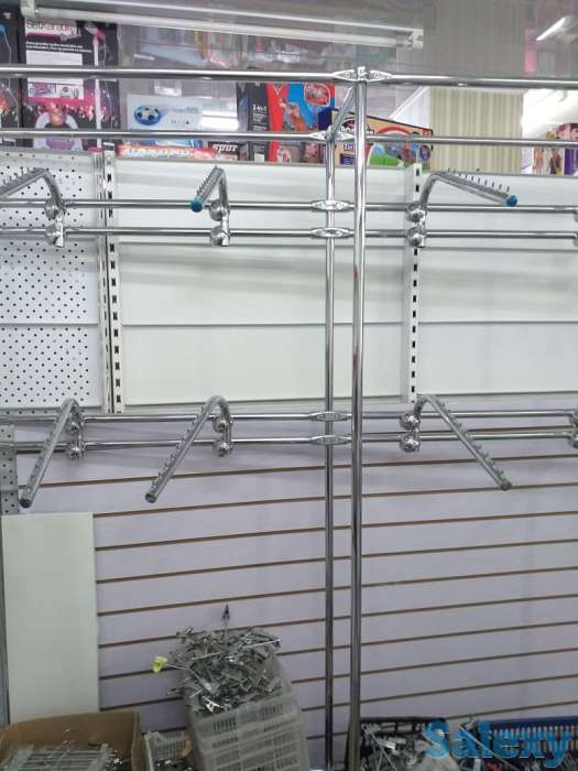 Вешала и стойки для магазина одежды, фотография 1