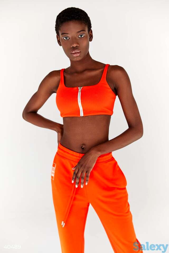 Трикотажный оранжевый топ, фотография 1