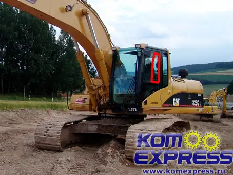 286-8866 Стекло двери - верхнее - заднее сдвигающееся CAT С- и D- Серии 325C 325D 330C 330D, фотография 1