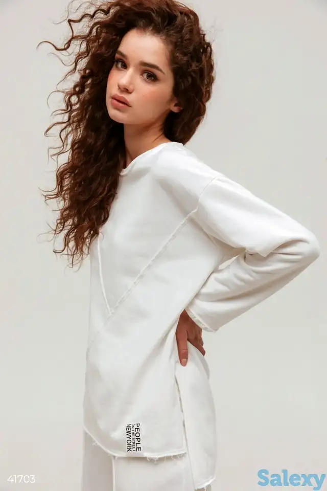 Хлопковый повседневный костюм белого цвета, фотография 1