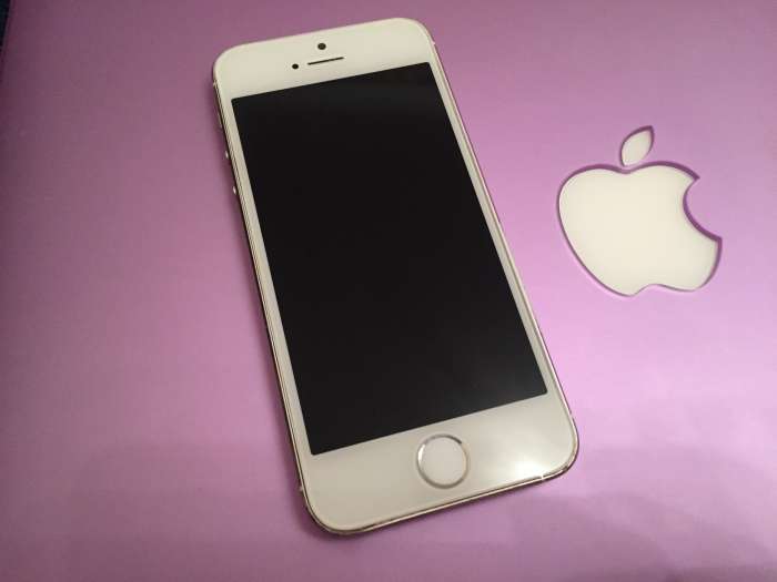 Продам iPhone 5s недорого, фотография 2