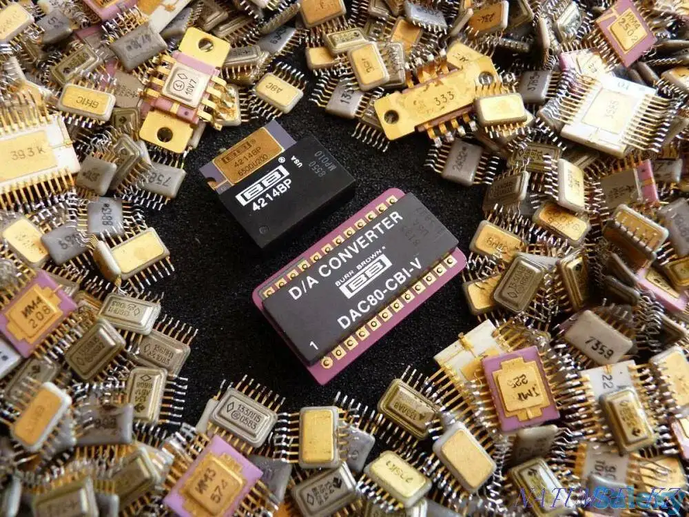 Радиодетали, фотография 2