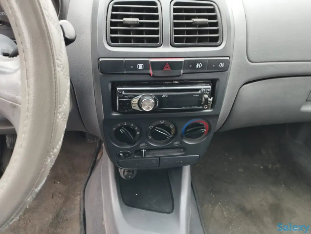 Hyundai Accent 2003 г., фотография 2