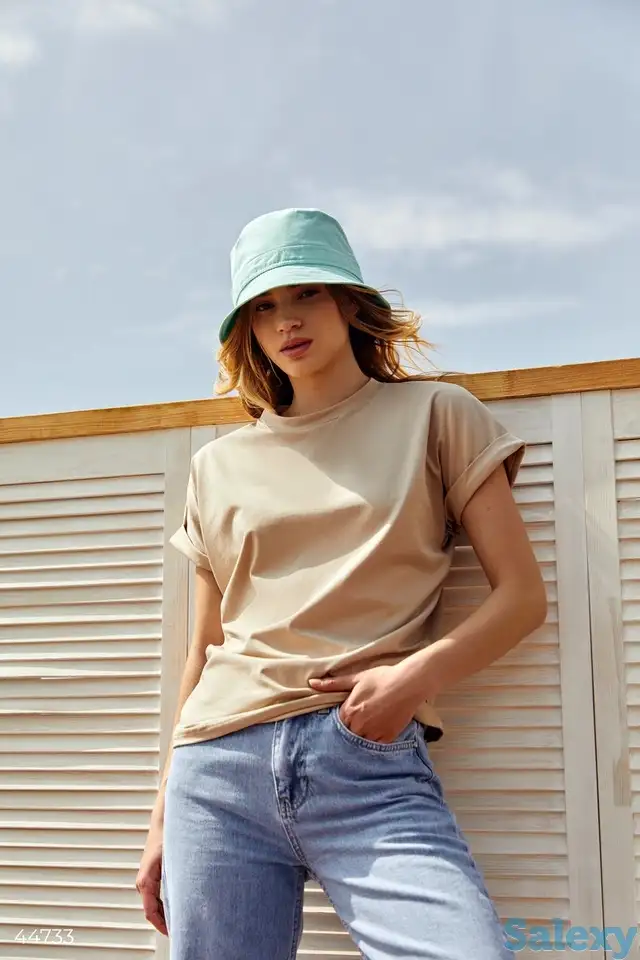 Бежевая футболка, фотография 1