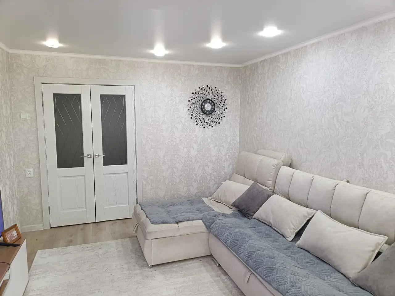 Продам 3х комнатную квартиру . Малайсары батыра 35.Суворова, фотография 2