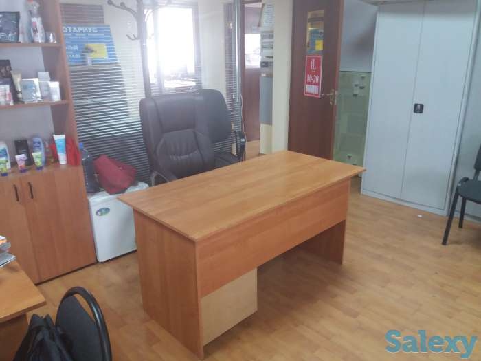 Сдам в аренду стол в офисе, фотография 1