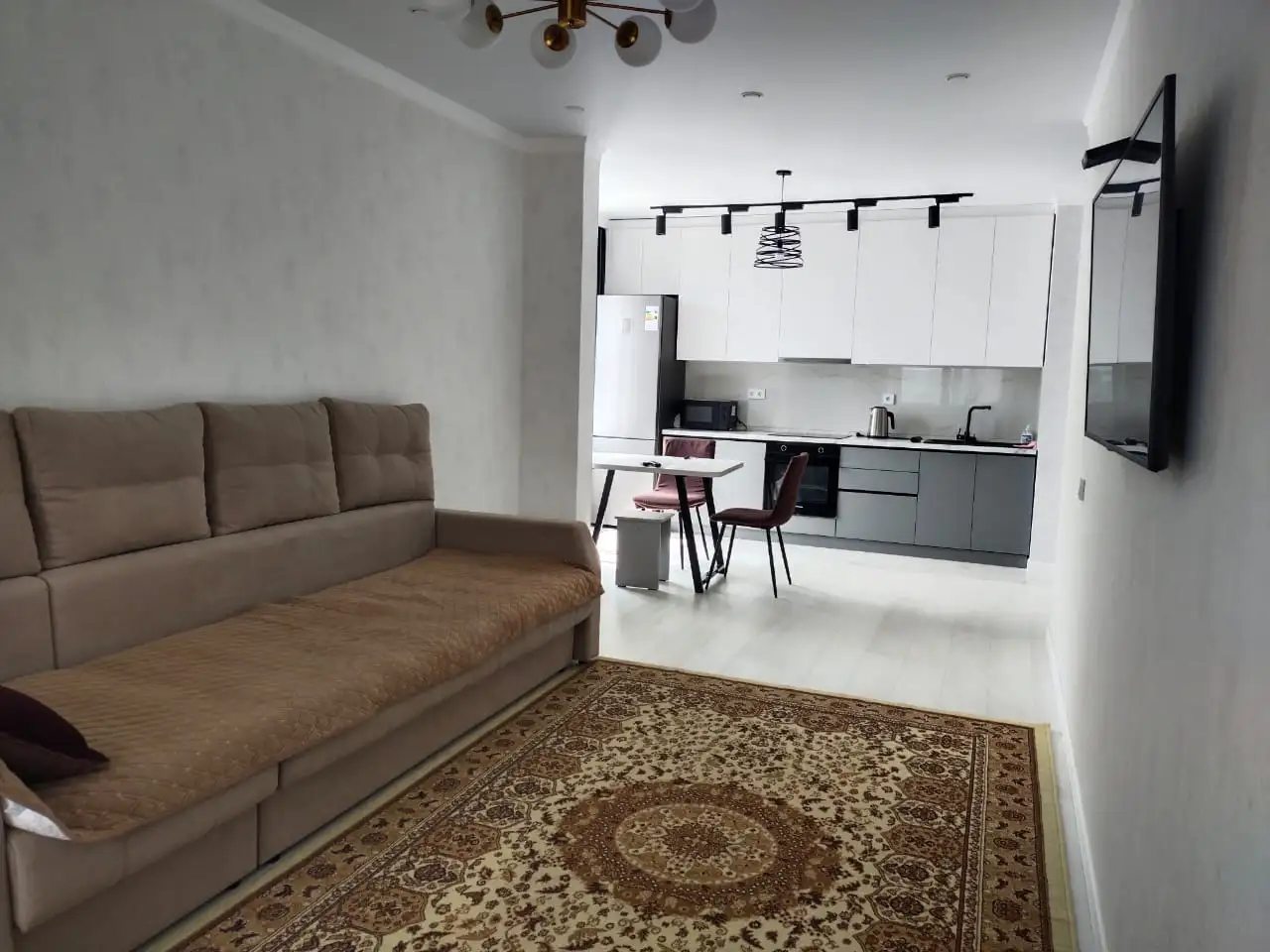 Сдам двухкомнатную квартиру посуточно., Нурмагамбетова 29, фотография 6