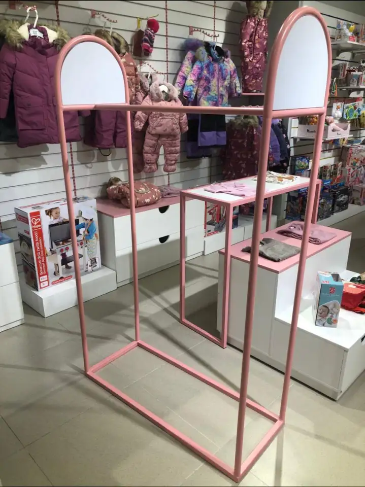 Торговое оборудование для магазина одежды. Рейл, фотография 1
