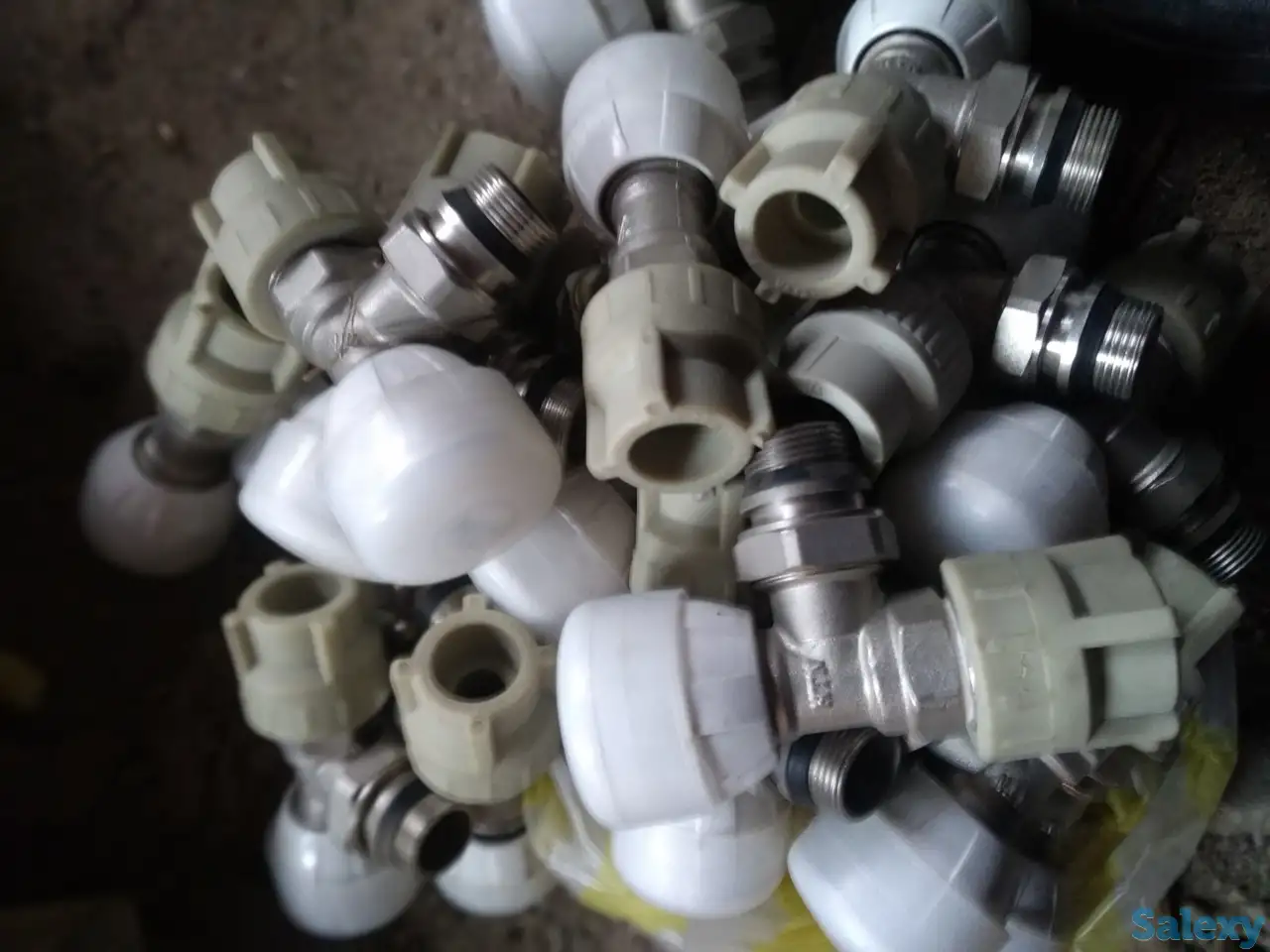 Трубы ПХВ, отводы полуотводы, краны радиатора отопления, фотография 6