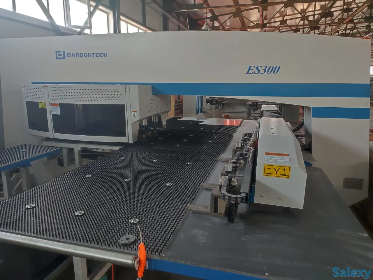 Продам новый Пробивной станок с сервоприводом , модель D-ES300, фотография 1